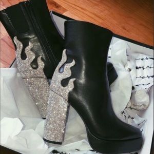 Diamond heel boots! Size 6 (new) size 7 ( worn 1)
